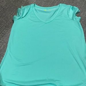 XL women’s athletic top